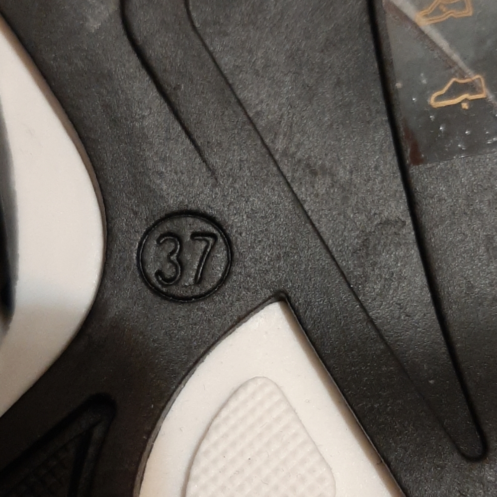 PINKO Giglio Black Sneakers with Gem s 37( 7) - Picture 7 of 8